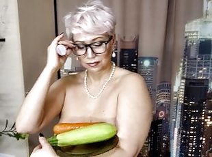 MILF secretary with zucchini and carrots in wet mature cunt... Vaginal testing of a mature slutty ))