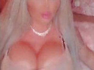 Bimbo twerking her Big arse in a baby doll outfit