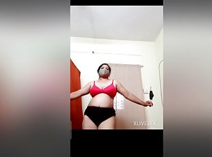 Marathi Divya Aunty Show His Big Ass And Nude Dance On The Camera