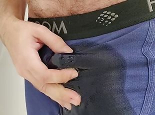 Boxer getting wet close up solo piss play