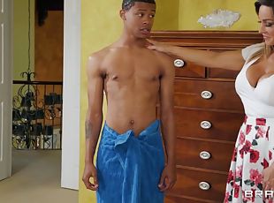 Horny MILF Aubrey Black wanna see ebony dude Lil D naked now