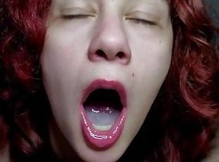 amateur, fellation, fellation-profonde, rousse, point-de-vue, ejaculation, mignonne, tatouage, bite