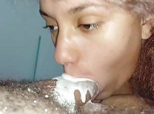 rolling my little mouth deep on the dick, entering juicy until he explodes all his creampie