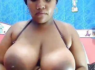 Hot Busty Black Slut Plays On Cam