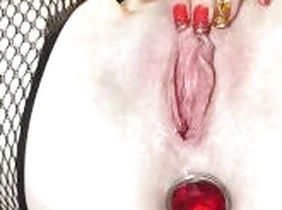 Pierced pussy play with plug in my ass