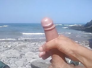 ??????Desciendo Por Las Rocas Hacia La Playa Virgen,Me Masturbo y Me Corro Gimiendo Como Nunca