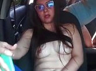 Masturbación, Orgasmo, Público, Amateur, Madurita caliente, Coche, Universidad, Cachonda, Traviesa, Pillada