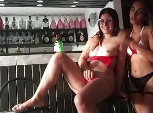 RICH FUCKED BY COLLEGE GIRLS IN PUBLIC BAR