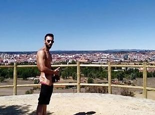 Me MASTURBO en el mirador de la ciudad de LEÓN, ESPAÑA