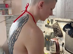 Stepfather caught naked twink preparing breakfast, and his dick swelled very quickly - 437